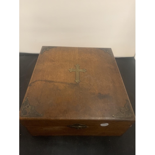 36 - A VINTAGE WOODEN BOX TO INCLUDE ALL THE APPARATUS NEEDED TO DEFEAT A VAMPIRE