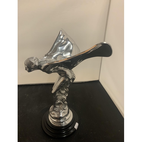 53 - A CHROME 'SPIRIT OF ECSTACY' ON A MARBLE BASE H:35CM