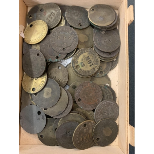 101 - A QUANTITY OF JAQUES AND CLARK (SHOEMAKERS) CLOCKING IN TOKENS