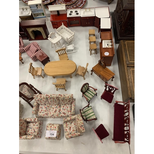 154 - A LARGE QUANTITY OF DOLLS HOUSE FURNITURE