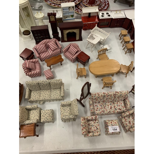 154 - A LARGE QUANTITY OF DOLLS HOUSE FURNITURE