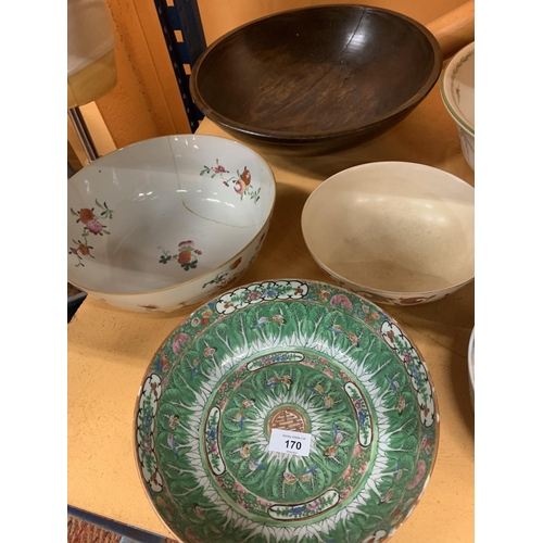 170 - A SELECTION OF VARIOUS BOWLS TO INCLUDE ONE WOODEN EXAMPLE AND A CROWN DUCAL