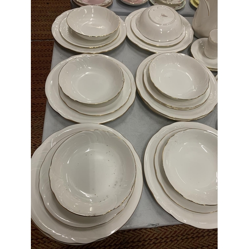 212 - AN ASSORTMENT OF ROYAL DOULTON 'TIARA' DINNER WARE TO INCLUDE SEVEN TRIOS