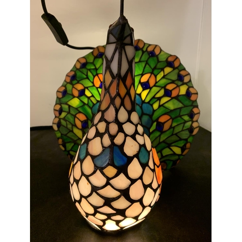 447 - A TIFFANY STYLE PEACOCK ART NOUVEAU LEADED GLASS LAMP HEIGHT 24CM