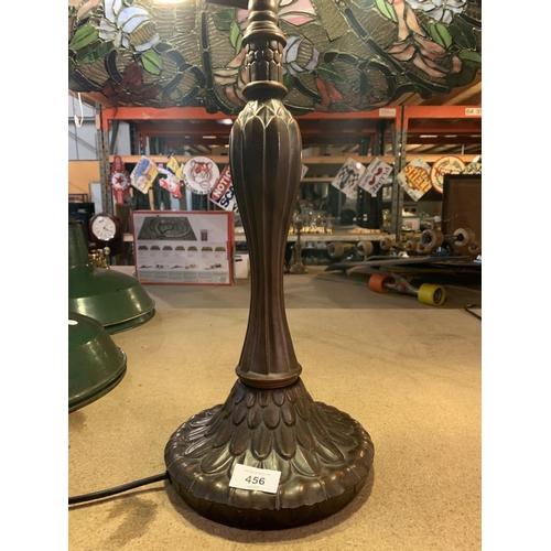 456 - A VERY LARGE TIFFANY STYLE LEADED GLASS LAMP WITH BUTTERFLIES HEIGHT 68CM