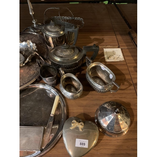 889 - A LARGE QUANTITY OF SILVER PLATED ITEMS TO INCLUDE A TEA/COFFEE SET, TRAYS ETC