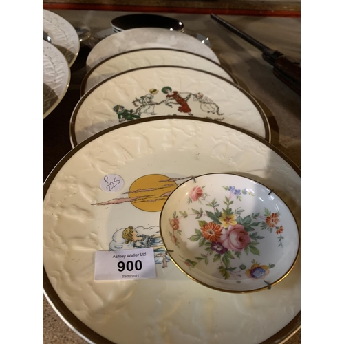 900 - A COLLECTION OF CERAMIC COLLECTABLE PLATES