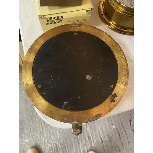 826 - A LARGE BRASS PRESSURE GAUGE