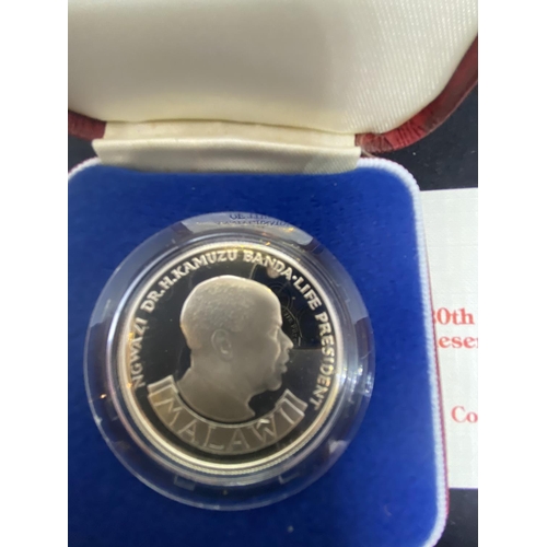 308 - A MALAWI 1985 SILVER PROOF 10 KWACHA COIN . THE COIN IS BOXED WITH COA . PRISTINE CONDITION