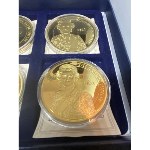 311 - A COLLECTION OF ROYAL COMMEMORATIVE  , GOLD PLATED MEDALLIONS “PORTRAITS OF THE QUEEN” , SET OF 6 , ... 