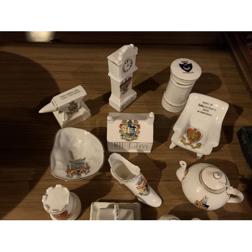 939 - A SELECTION OF CREST WARE