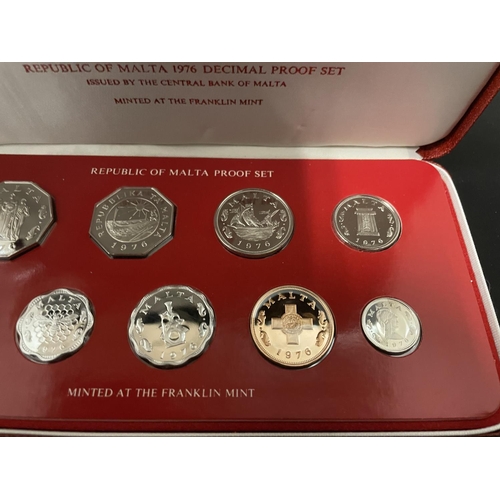 395 - REPUBLIC OF MALTA 1976 DECIMAL PROOF SET . PRISTINE CONDITION WITH COA