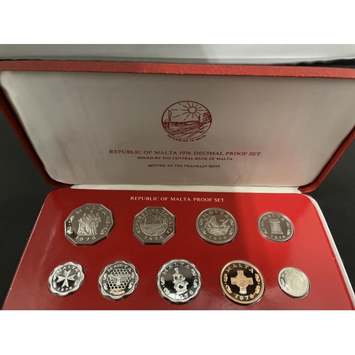 395 - REPUBLIC OF MALTA 1976 DECIMAL PROOF SET . PRISTINE CONDITION WITH COA