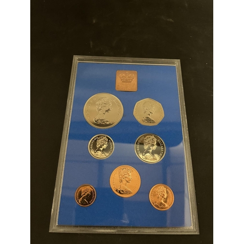 398 - UNITED KINGDOM 1972 COIN SET . PRISTINE ,  STRUCK BY THE ROYAL MINT