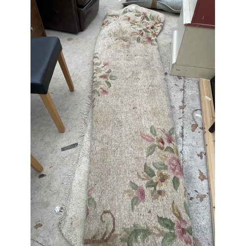 1462D - A LARGE FLORAL CARPET