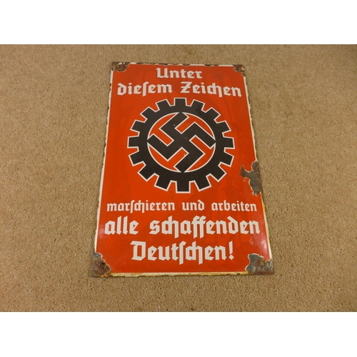 304 - AN ENAMEL SIGN WITH UNTER DIETEM ZEICHEN TITLE, 30x20CM