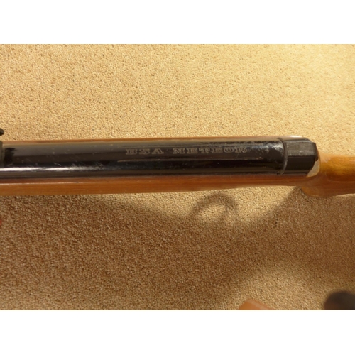 325 - A B.S.A. METEOR .22 CALIBRE AIR RIFLE