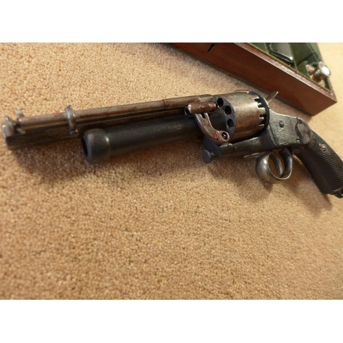 345 - A CASED DENIX REPLICA NONFIRING LE-MAT U.S. CIVIL WAR PISTOL, THE CASE WITH BULLET MOULD, POWDER FLA... 