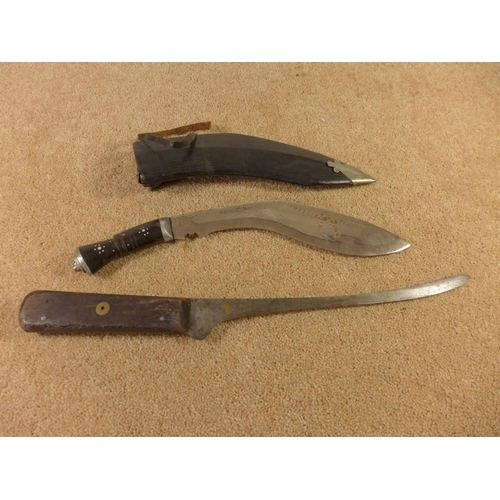 357 - A KUKRI KNIFE 23CM BLADE AND ANOTHER KNIFE, POSSIBLY FOR SKINNING, 26CM BLADE (2)