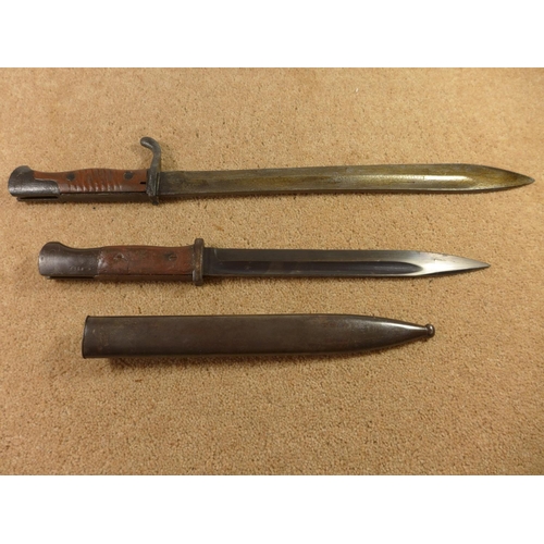 366 - AN IMPERIAL GERMAN S98 BAYONET AND A S84 BAYONET (2)