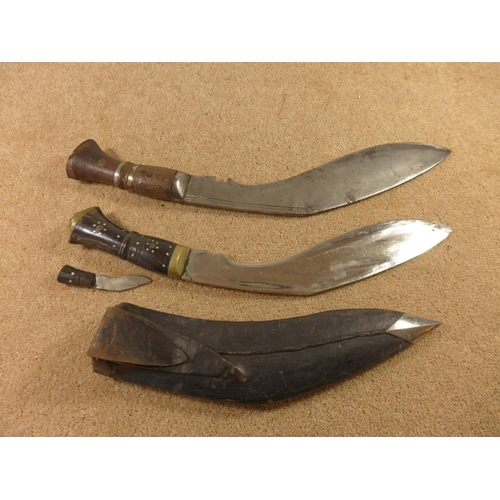 376 - A LARGE KUKRI KNIFE, 31CM BLADE AND ANOTHER KUKRI, 27CM BLADE