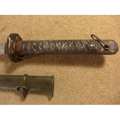 416 - A 20TH CENTURY JAPANESE SWORD, PAINTED MOULDED GRIP,70CM BLADE, METAL SCABBARD, VARNISHED