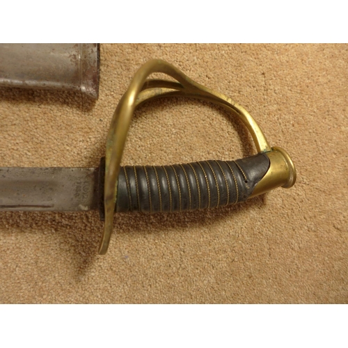 420 - AN AMERICAN CIVIL WAR RE-ENACTMENT SWORD, 85CM BLADE, BRASS GUARD, METAL SCABBARD