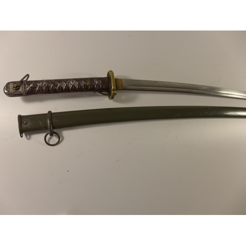 428 - A 20TH CENTURY JAPANESE SWORD AND SCABBARD, PAINTED METAL GRIP, 69CM BLADE