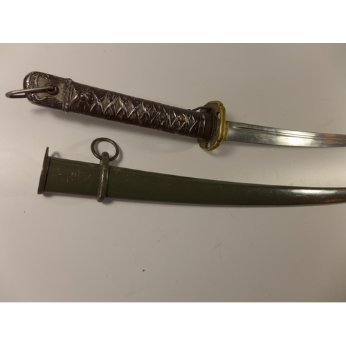 428 - A 20TH CENTURY JAPANESE SWORD AND SCABBARD, PAINTED METAL GRIP, 69CM BLADE