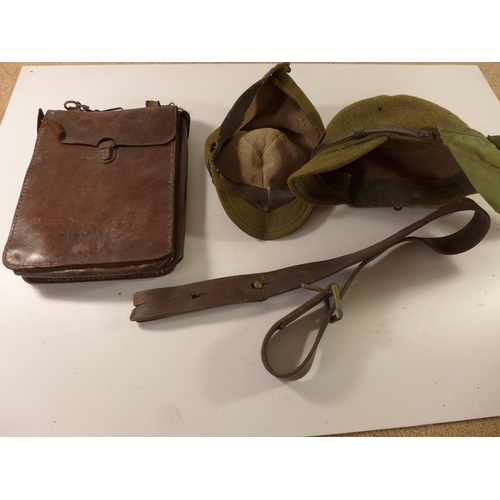 454 - A WORLD WAR II IPERIOD JAPANESE BROWN LEATHER MAP CASE (A/F), LEATHER BELT AND TWO MILITARY CAPS (4)