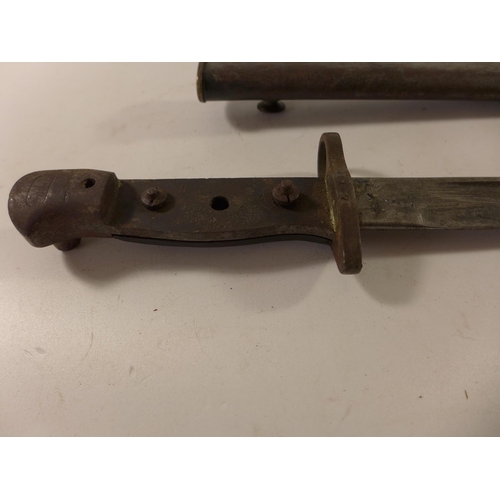 460 - A CUT DOWN 1907 BAYONET, 18CM BOWIE SHAPED BLADE, WITH METAL SCABBARD (AF)