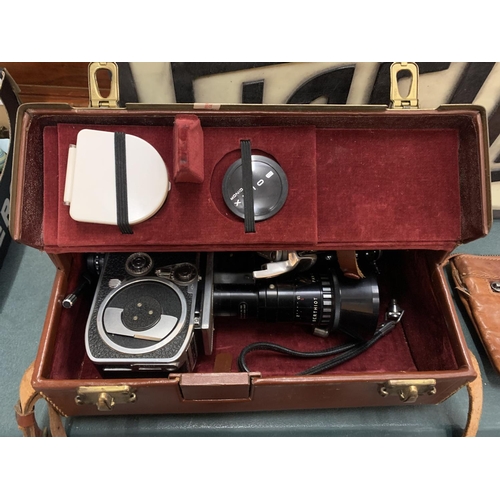 111A - A BOLEX VINTAGE CINE CAMERA MODEL:ZOOM REFLEX P2 WITH LEATHER EFFECT CARRY CASE