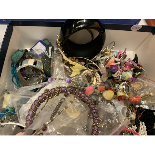 167 - A COLLECTION OF COSTUME JEWELLERY CONSISTING OF BRACELETS, BANGLES, NECKLACES ETC