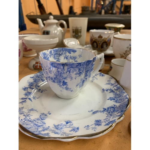 249 - AN ASSORTMENT OF MIXED CHINA TO INCLUDE CRESTED AND COMMEMORATIVE WARE