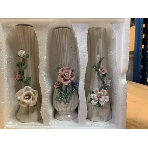 256 - AN ASSORTMENT OF ITEMS TO INCLUDE FLORAL DECORATED BRASS VASE, PHOTO FRAME AND THREE CERAMIC VASES