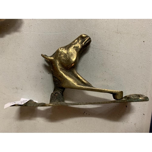 275A - A BRASS HORSE HEAD DOOR KNOCKER