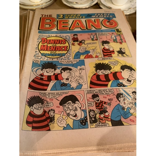 806 - A QUANTITY OF VINTAGE 'BEANO' COMICS