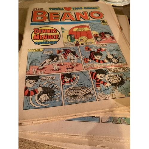 806 - A QUANTITY OF VINTAGE 'BEANO' COMICS