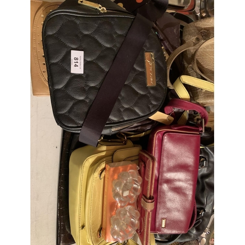 814 - A LARGE QUANTITY OF HANDBAGS AND PURSES