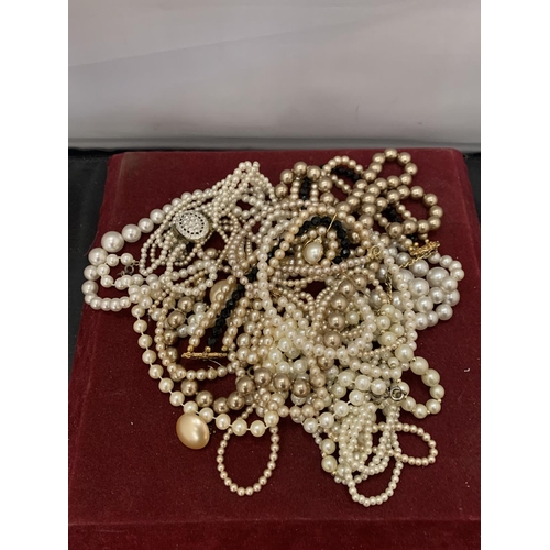 89 - A SELECTION OF PEARL EFFECT NECKLACES