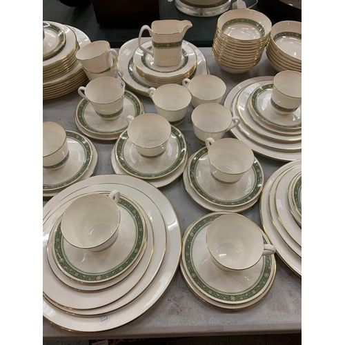 94 - A LARGE COLLECTION OF ROYAL DOULTON DINNER WARE IN THE 'RONDELAY' DESIGN (APPROX. 120 PIECES)