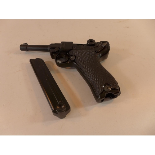 479 - A BOXED REPLICA NON-FIRING DENIX LUGER PISTOL