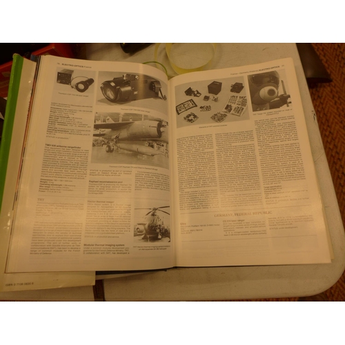 512 - JAMES AVIONIC 1986-87 BOOK