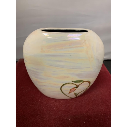 703 - A HAND PAINTED AND SIGNED IN GOLD ANITA HARRIS PINK ROSE VASE