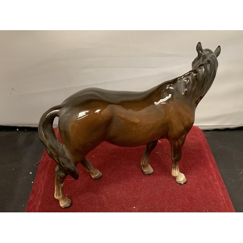 737 - A BESWICK BAY HORSE (LEG A/F)