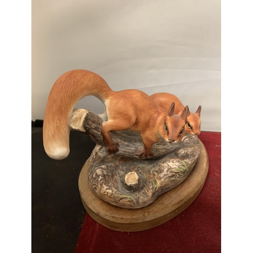 752 - TWO HANDPAINTED WILDLIFE STUDIES BY ARENA FIGURINES OF RED SQUIRRELS