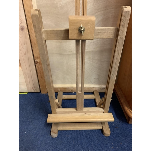 763 - A SMALL WOODEN TABLE EASEL APPROXIMATELY 80CM X 28CM