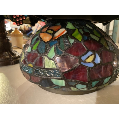 845 - A TIFFANY STYLE TABLE LAMP