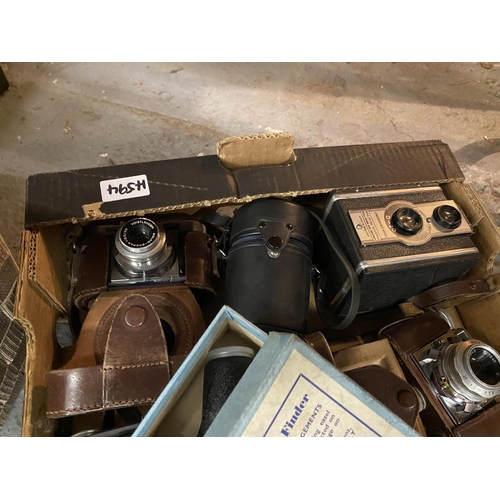 885 - A LARGE SELECTION OF VINTAGE AND RETRO CAMERAS TO INCLUDE A ROLLEICORD  AND A BOXED BUTTERFIELD FOCU... 