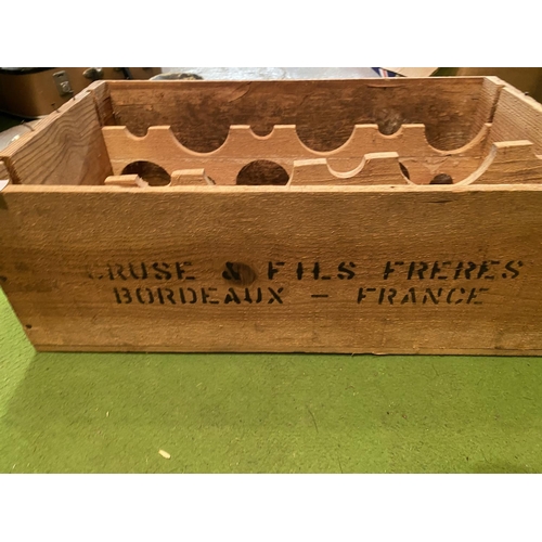 895 - A VINTAGE STYLE CHATEAU LAFITTE WINE CRATE